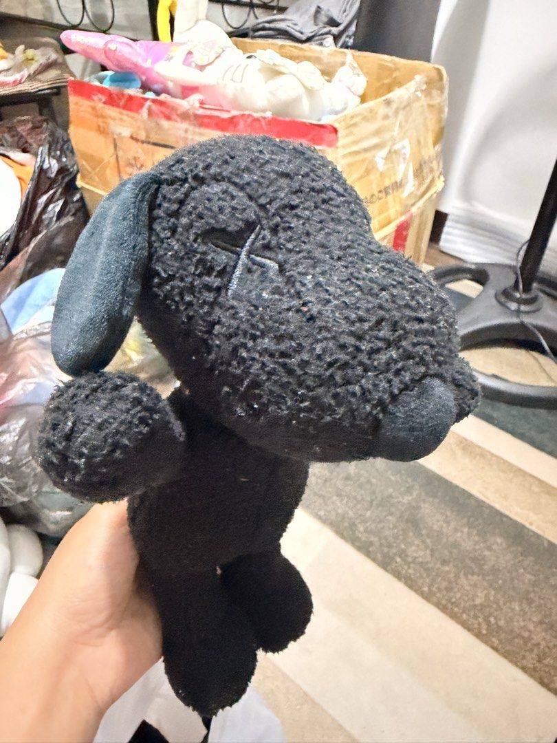 Kaws Peanuts Small Snoopy Plush Toy (Category: Toys & Games) located in Quezon City. Submitted by laggers (Listing ID 1438489086, Image 3). Description: .
