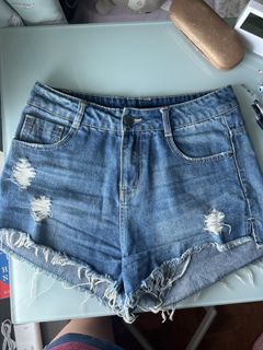 (Category: ) located in . Submitted by oolongnaicha07 (Listing ID 1438379720, Image 1). Description: .