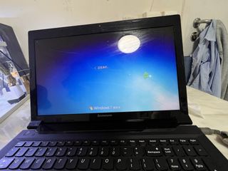 Lenovo Laptop Windows 7461996423487180800