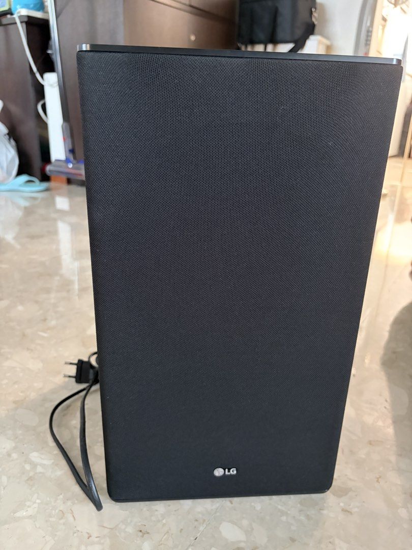 LG Wireless Active Subwoofer468904088521287680