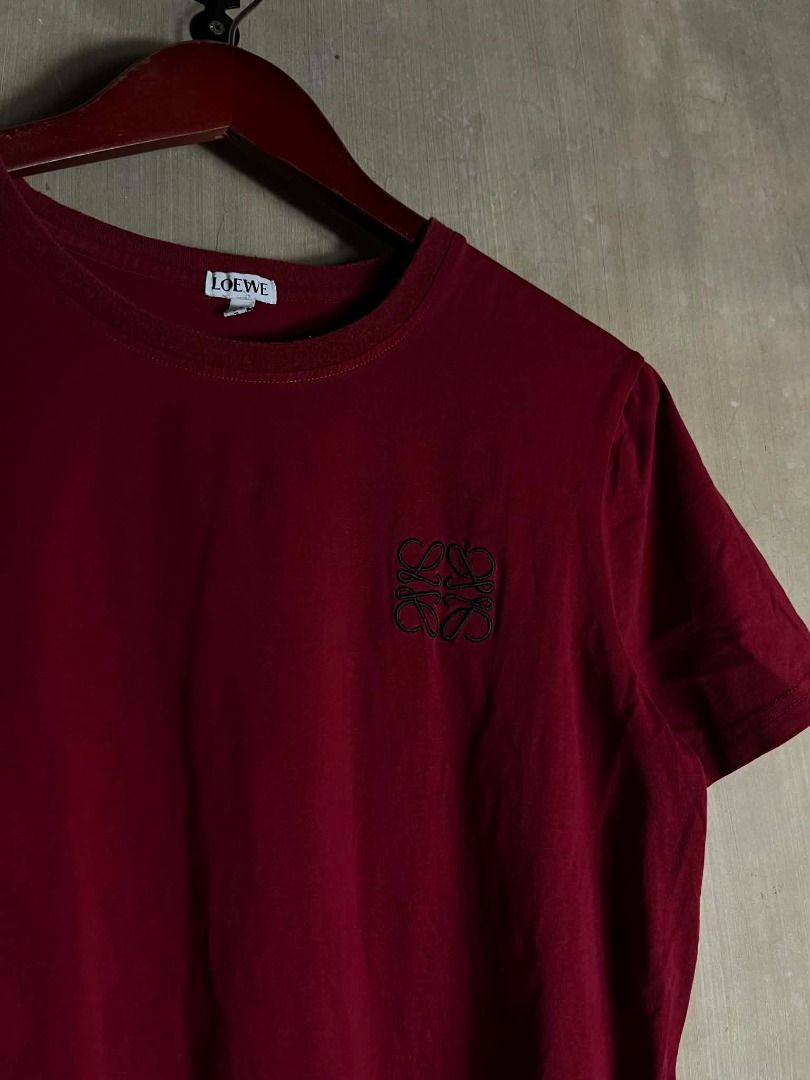 Loewe Anagram Logo Crest Crimson Tee (Category: Tshirts & Polo Shirts ) located in Dagupan City. Submitted by thelastpiece.ph (Listing ID 1438342858, Image 2). Description: Loewe Anagram Logo Crest Crimson Tee •Last Photo Piece Ref. sɪᴢᴇ: Medium ᴡɪᴅᴛʜ: 20 ʟᴇɴɢᴛʜ: 27 𝙲𝚘𝚗𝚍𝚒𝚝𝚒𝚘𝚗: Excellent ɪssᴜᴇ: Minimal Lints 💳𝙼𝚘𝚍𝚎 𝙾𝚏 𝙿𝚊𝚢𝚖𝚎𝚗𝚝: 𝙶𝚌𝚊𝚜𝚑 / 𝙿𝚊𝚕𝚊𝚠𝚊𝚗 / 𝙲𝚎𝚋𝚞𝚊𝚗𝚊 𝙻𝚑𝚞𝚒𝚕𝚕𝚒𝚎𝚛 •Last Photo Piece Ref. sɪᴢᴇ: Medium 