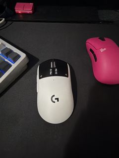 Logitech SuperStrike462324734037207040