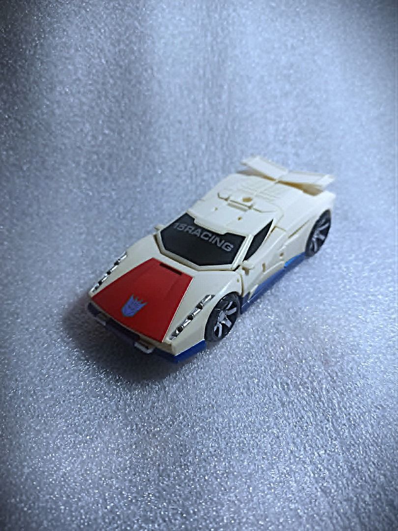 Loose CW BREAKDOWN Deluxe Class Hasbro Decepticon Transformers (Category: Action & Battle Toys) located in Pasay City. Submitted by Chariselyn (Listing ID 1438396215, Image 2). Description: Loose CW BREAKDOWN (1600+sf) Deluxe Class Hasbro Decepticon Transformers Series: Combiner Wars, 2015 Scale: 6 inches Stock: 1 Issues: 0 Condition: 10/10 Accessories: complete accessories, comics and manual Mode of Payment: GCash or through your rider Shipping 