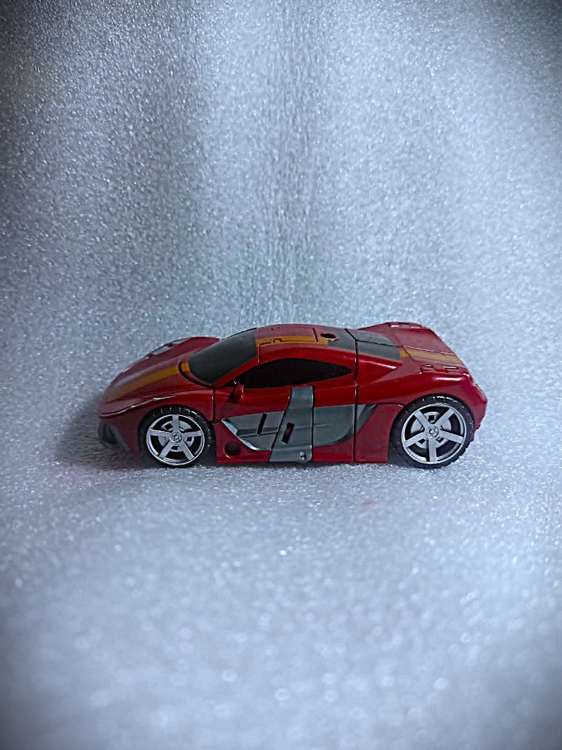 Loose CW DEADEND Deluxe Class Hasbro Decepticon Transformers (Category: Action & Battle Toys) located in Pasay City. Submitted by Chariselyn (Listing ID 1438396410, Image 3). Description: Loose CW DEADEND (1600+sf) Deluxe Class Hasbro Decepticon Transformers Series: Combiner Wars, 2015 Scale: 6 inches Stock: 1 Issues: 0 Condition: 10/10 Accessories: complete accessories, comics and manual Mode of Payment: GCash or through your rider Shipping opti