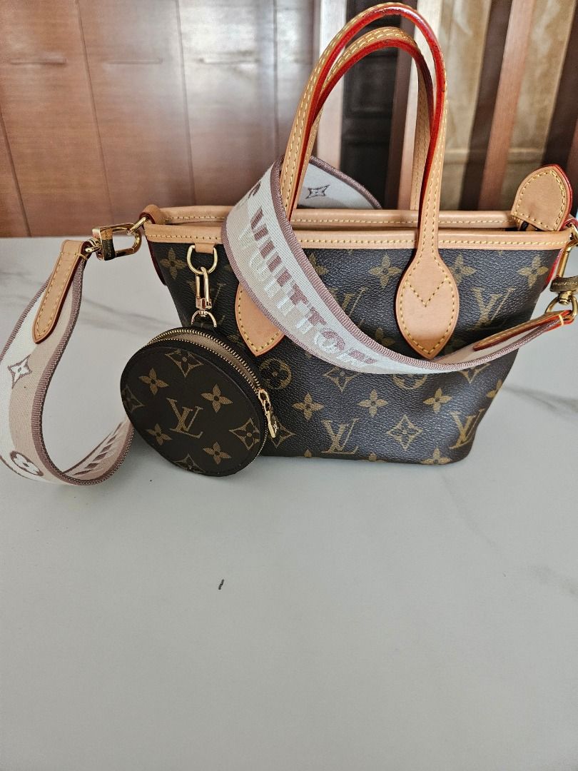LV Bag (Category: Bags & Wallets) located in Singapore. Submitted by nsk060870 (Listing ID 1438353013, Image 1). Description: .