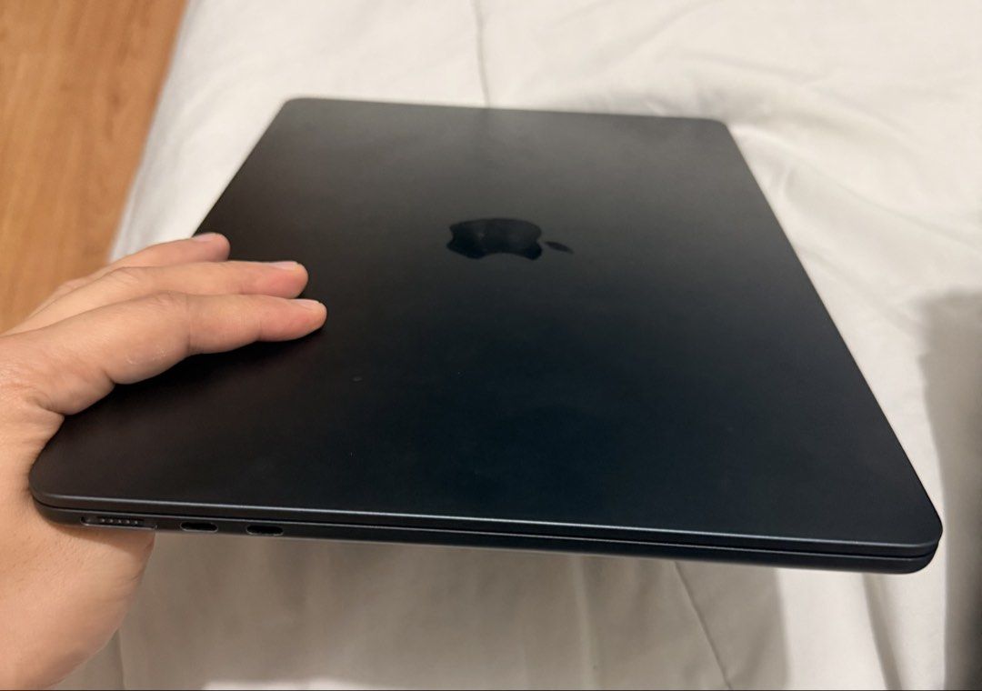 Macbook Air M2 256GB 8GB (Category: Desktops) located in Pasig City. Submitted by gianfranko58541 (Listing ID 1438462366, Image 2). Description: Cycle Count: 134 Battery Percentage: 92% Storage: 256GB Memory: 8GB No to minimal seen scratches. Barely Used. Spare Laptop. Meet up: BGC, Makati, Estancia, Megamall, Shang Edsa. RFS> Buying Mac Studio.
