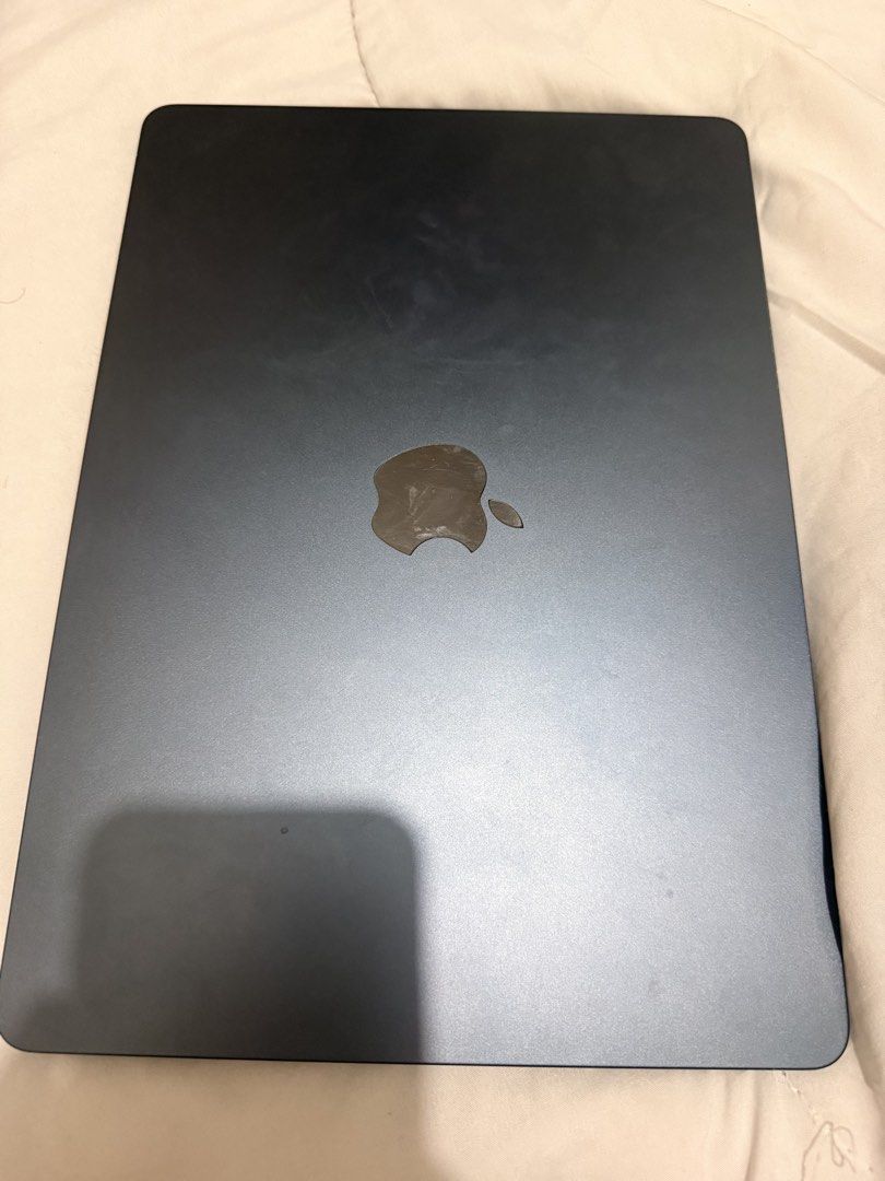 Macbook Air M2 256GB 8GB (Category: Desktops) located in Pasig City. Submitted by gianfranko58541 (Listing ID 1438462366, Image 3). Description: Cycle Count: 134 Battery Percentage: 92% Storage: 256GB Memory: 8GB No to minimal seen scratches. Barely Used. Spare Laptop. Meet up: BGC, Makati, Estancia, Megamall, Shang Edsa. RFS> Buying Mac Studio.