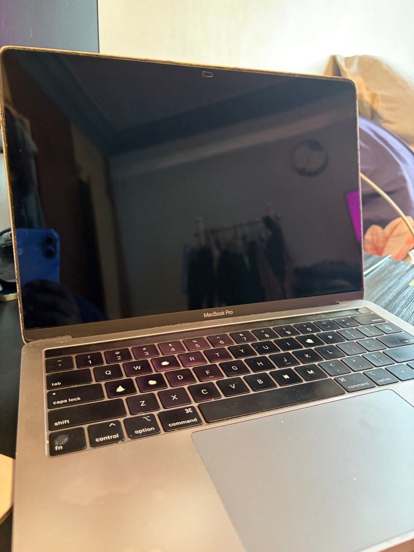 MacBook Pro Touchbar 2019 13 inch456640781447997440