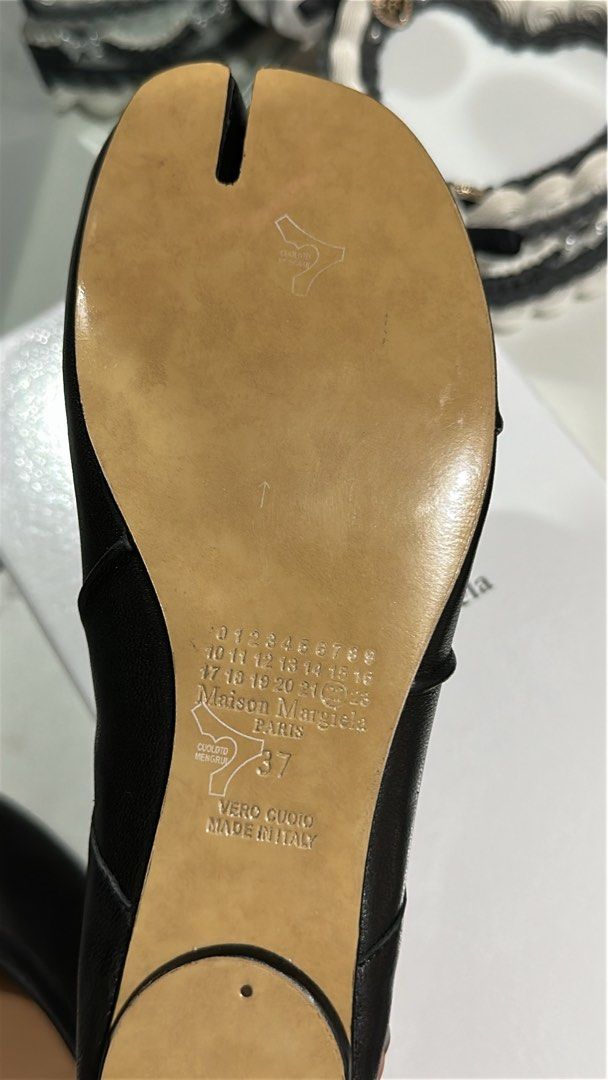 Maison Margiela Tabi Ballet Flats (Category: Flats & Sandals) located in Manila. Submitted by luvsosa (Listing ID 1438349458, Image 2). Description: - All Sizes Available -Other Colors Available - DM IF U WANT PROOF OF PURCHASE OR OTHER INQUIRIES -MOP: Gcash -MOD: J&T or Lalamove.