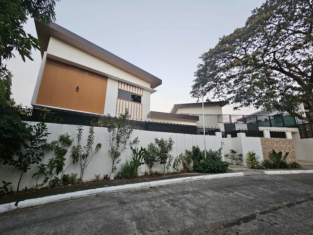 (Category: ) located in . Submitted by licensedbroker_timothychia (Listing ID 1438344005, Image 1). Description: .