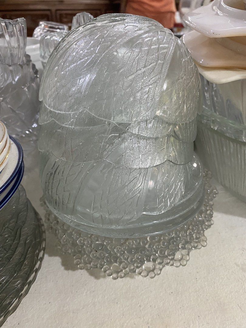 medium clear glass bowls (Category: Other Kitchenware & Tableware) located in Antipolo. Submitted by orwell53 (Listing ID 1438312226, Image 1). Description: thick glass used to display only some comes in a set! PM me for other designs .