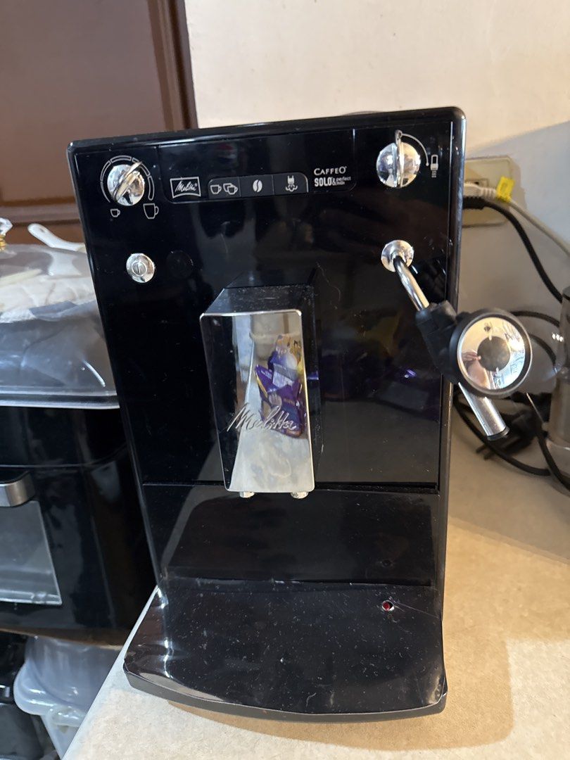Melitta Fully automatic bean to cup coffee espresso maker (Category: Coffee Machines & Makers) located in Pasig City. Submitted by mbbproperties (Listing ID 1438389156, Image 1). Description: In good working condition.