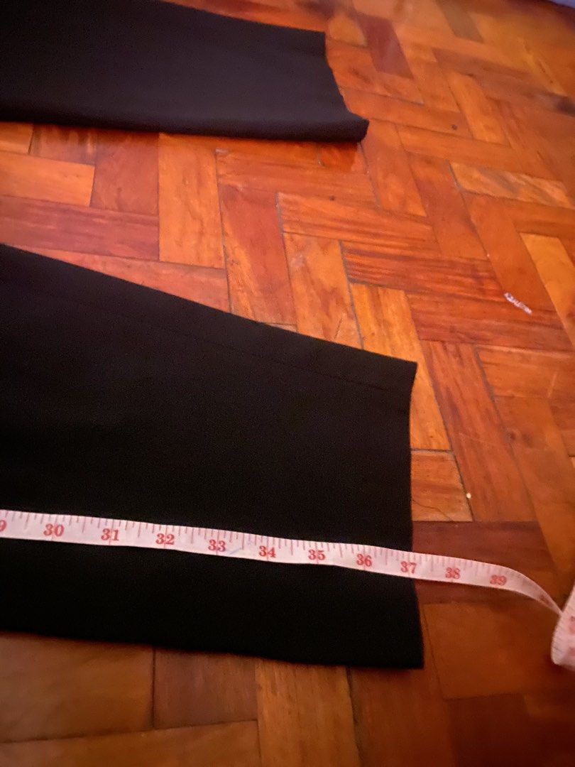 Men uniqlo black pants L (Category: Chinos) located in San Juan City. Submitted by jojo_4545 (Listing ID 1438319543, Image 2). Description: .