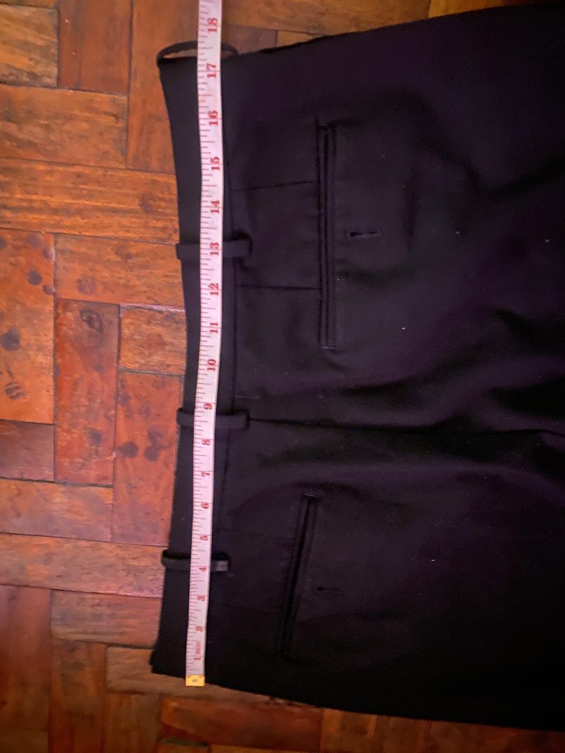 Men uniqlo black pants L (Category: Chinos) located in San Juan City. Submitted by jojo_4545 (Listing ID 1438319543, Image 3). Description: .