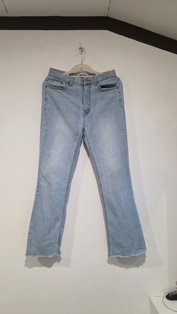 Miss Jeans Light Wash Jeans (Category: Jeans) located in Iloilo. Submitted by stellas21 (Listing ID 1438501191, Image 1). Description: ✨ PRELOVED LIGHT WASH JEANS ✨ Brand: MISS JEANS Size: 27–30 (Medium) 💰 Price: ₱230 only • Trendy light wash denim • Straight to slight flare fit • Raw hem design for a stylish aesthetic look • Good condition / preloved • Comfortable and easy to pair with tops, polos, or crop tops 📍Color may vary slightly due to 