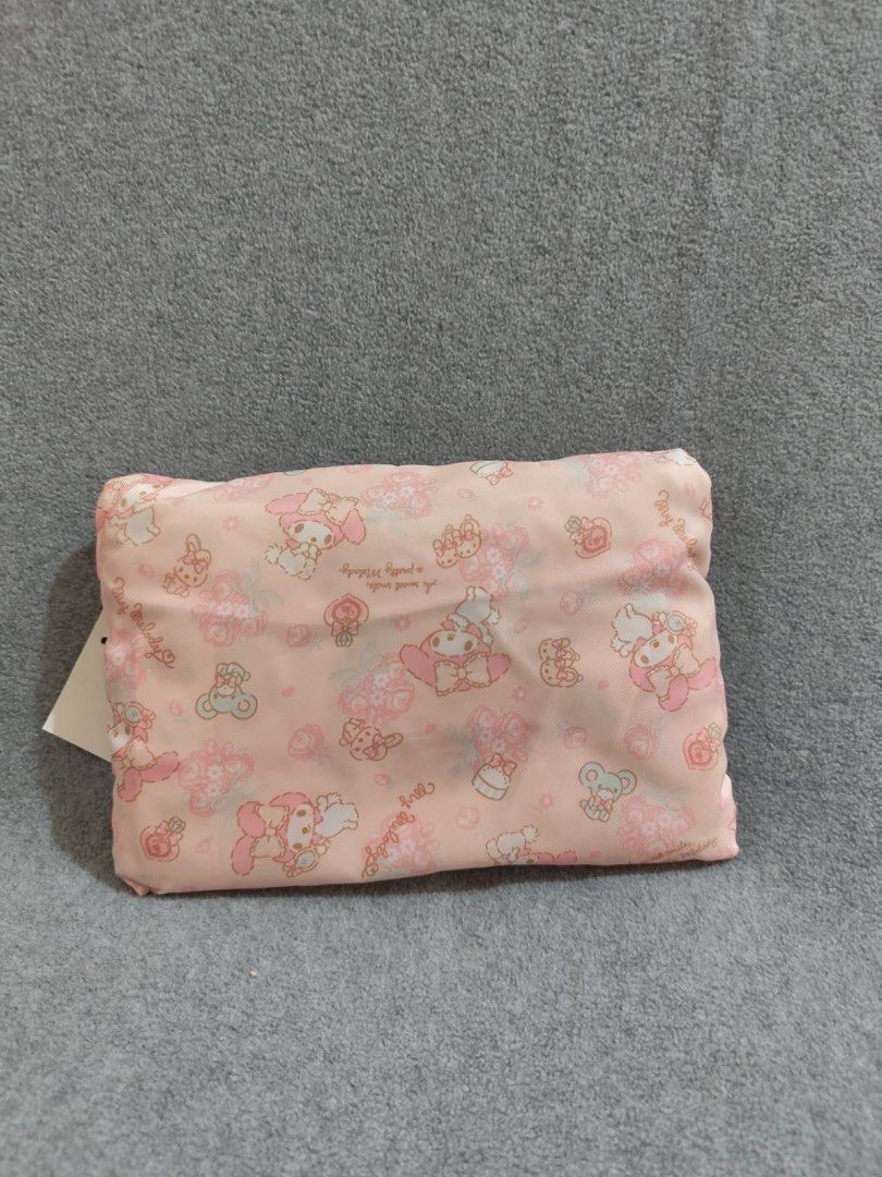 My Melody Boston Foldable Travel Bag (Category: Everything Else Others) located in Quezon City. Submitted by eolshop (Listing ID 1438492220, Image 2). Description: My Melody Boston Foldable Travel Bag Sanrio Japan Brand new.