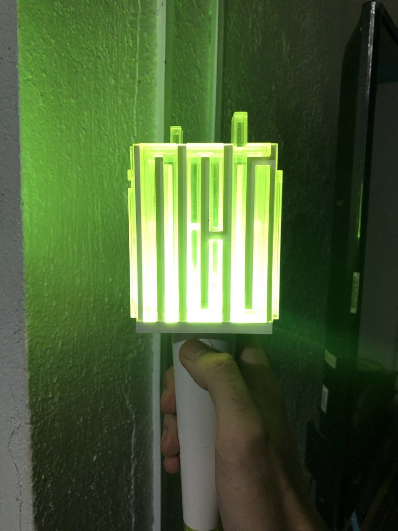 NCT Lightstick V1 (SET) (Category: K-Wave Merchandise) located in Lapu Lapu. Submitted by meerrcc (Listing ID 1438390911, Image 3). Description: Complete inclusions (box, dustbag, manual, strap) four free Photocards x sensitive loc: cebu .