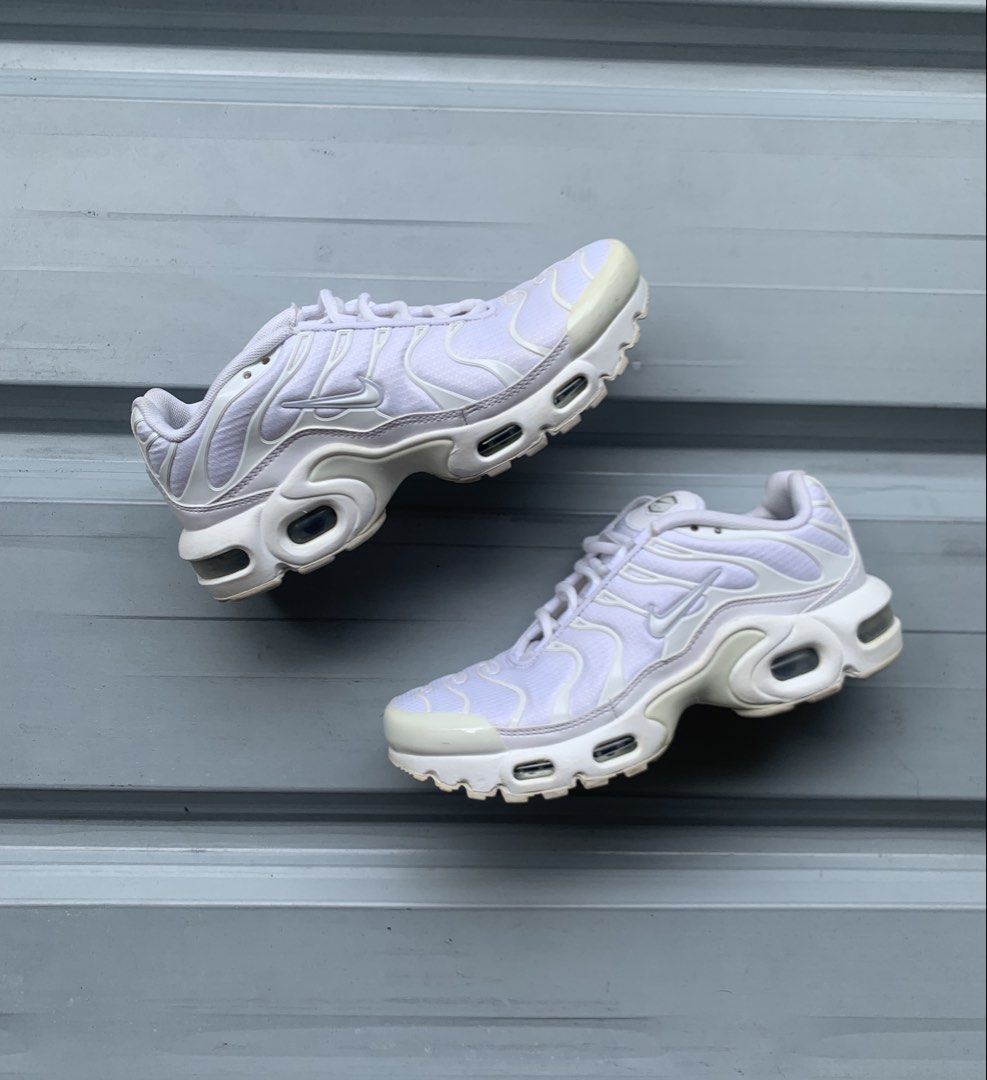 Nike Air Max Plus White Metallic Silver (GS) (Category: Sneakers) located in Marikina City. Submitted by azaero (Listing ID 1438343169, Image 1). Description: US 5Y / 6.5 Women’s / cm 23.5 / Euro 37.5 Excellent Condition no issues.