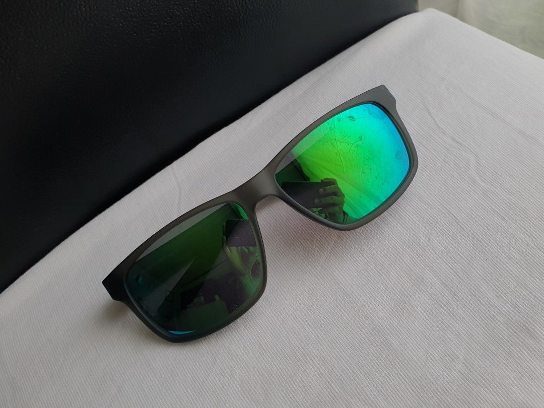 Nike Cruiser R EV0835 Sunglasses (Category: Sunglasses & Eyewear) located in Quezon City. Submitted by WasalakTwo (Listing ID 1438399456, Image 1). Description: Bought in Japan Authentic Good as new Excellent condition Will include replacement case Open for delivery nationwide.