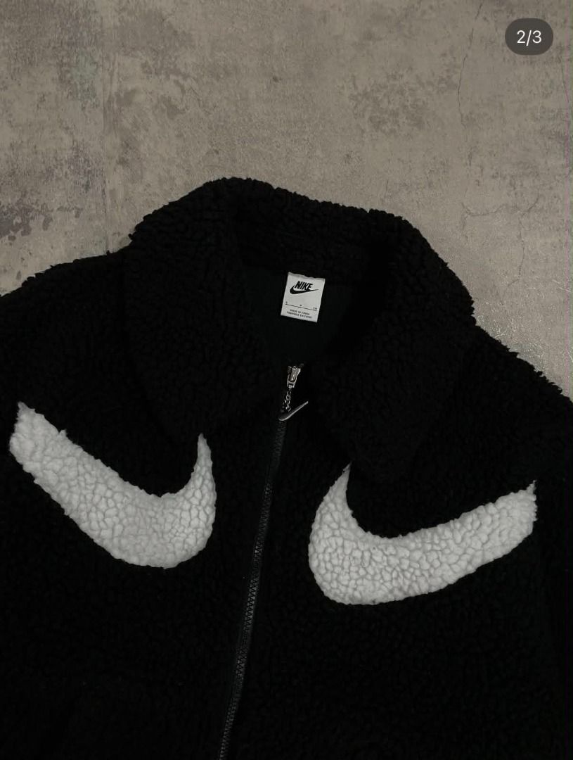 Nike Full Zip Fleece Double Swoosh Jacket (Category: Coats, Jackets and Outerwear) located in Batangas. Submitted by thriftavenue91 (Listing ID 1438396242, Image 2). Description: Excellent condition Unisex Color rate: 9/10 Width: 23.5 Length: 23 Issue: none Mine: 2,600 plus shipping fee READ BEFORE PURCHASING‼️ Manage your expectations because item are thrifted. Color may vary due to lightings. Payment first thru Gcash. Courier is J&T. We will se