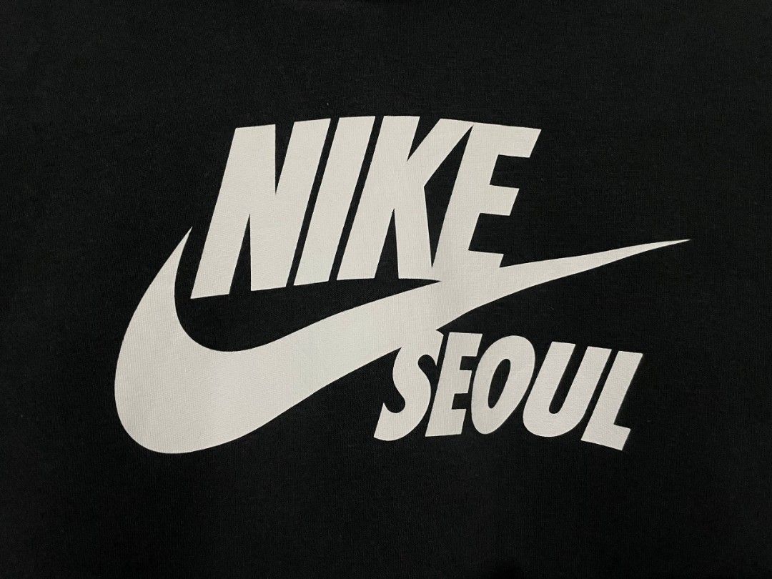 Nike Seoul hoodie (Category: Coats, Jackets and Outerwear) located in Manila. Submitted by kriddthrift (Listing ID 1438436961, Image 2). Description: Nike Seoul width: 23.5" length: 28" color rate: 9.5/10 no issue Claim: 650.