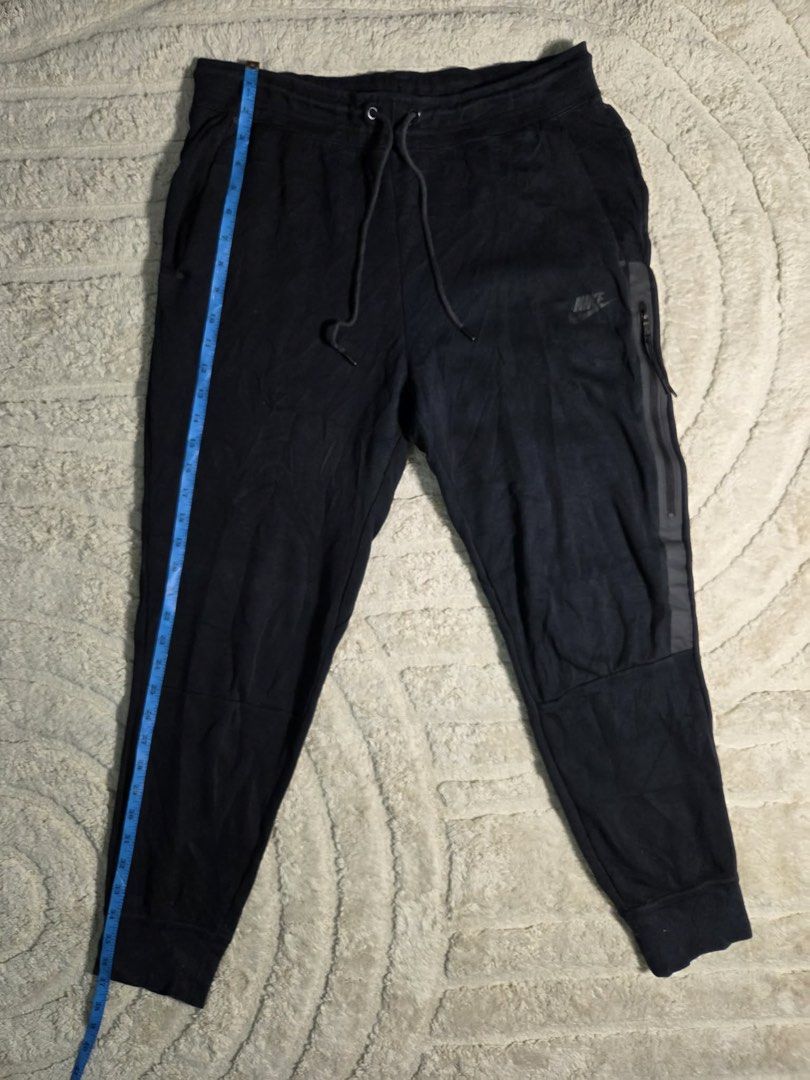 Nike Techfleece pants (Category: Joggers) located in Quezon City. Submitted by thriftkitaph (Listing ID 1438489890, Image 2). Description: .