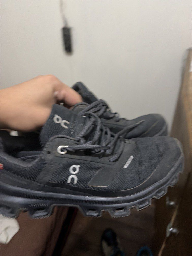 on cloud venture sz5.5 wmns (Category: Sneakers) located in Manila. Submitted by wiseearth.075b2f (Listing ID 1438324663, Image 1). Description: on cloud venture sz5.5 wmns 2,740.