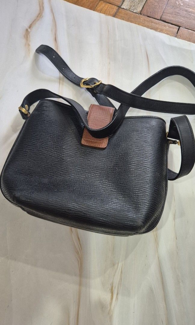 Original Philippe Charriol Purse (Category: Luxury Bags & Wallets) located in Pasig City. Submitted by zenzen1010 (Listing ID 1438313857, Image 2). Description: Hi All, Im selling this Philippe Charriol Purse. The item is good as new. No Flaws. Made with very durable leather. Item is made and purchased in Paris France DM for more info. Thanks.