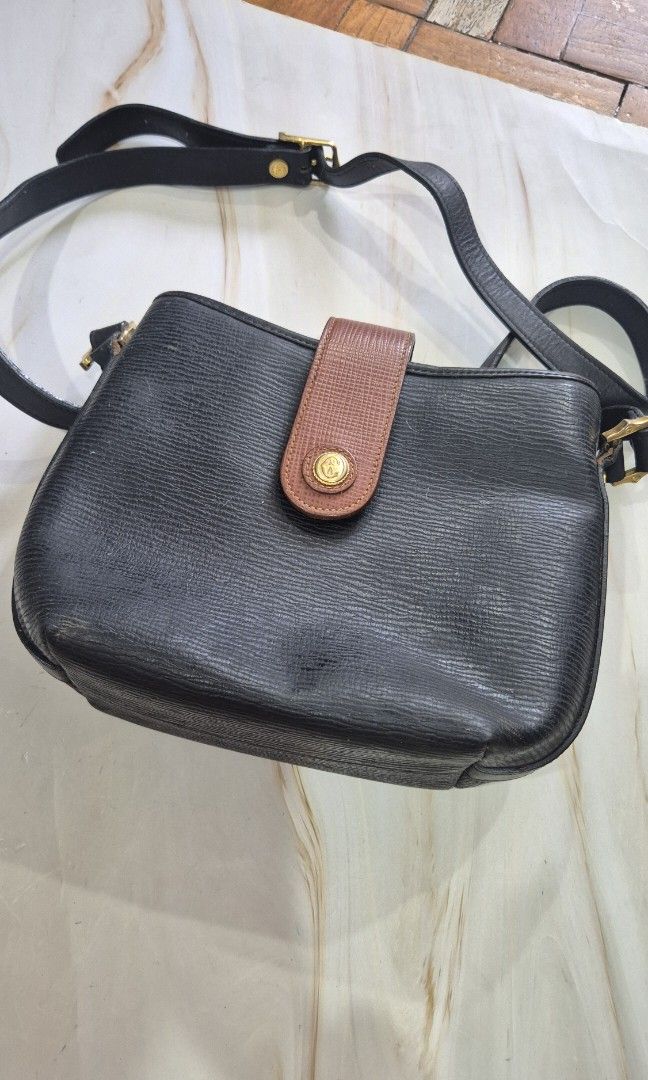 Original Philippe Charriol Purse (Category: Luxury Bags & Wallets) located in Pasig City. Submitted by zenzen1010 (Listing ID 1438313857, Image 1). Description: Hi All, Im selling this Philippe Charriol Purse. The item is good as new. No Flaws. Made with very durable leather. Item is made and purchased in Paris France DM for more info. Thanks.