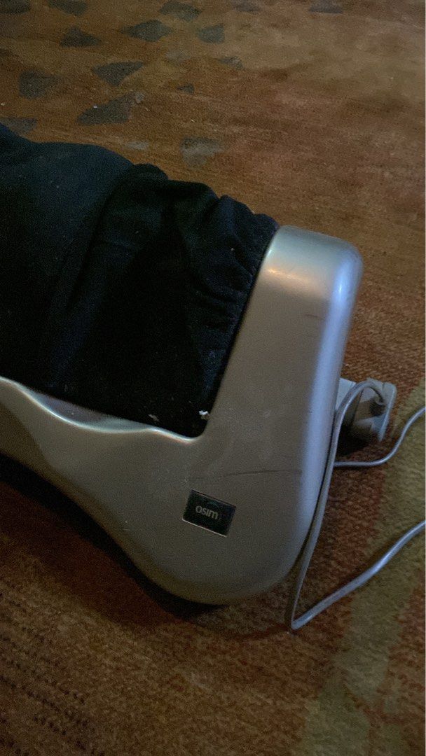 Osim Foot Massager (Category: Massage Devices) located in Manila. Submitted by marty2smoove (Listing ID 1438354052, Image 3). Description: DM FOR DETAILS! RFS: Decluttering mag babawas lang mga gamit osim brand sobrang tibay.