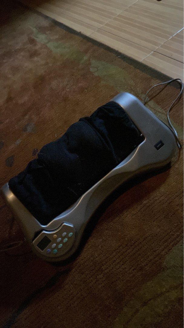 Osim Foot Massager (Category: Massage Devices) located in Manila. Submitted by marty2smoove (Listing ID 1438354052, Image 2). Description: DM FOR DETAILS! RFS: Decluttering mag babawas lang mga gamit osim brand sobrang tibay.