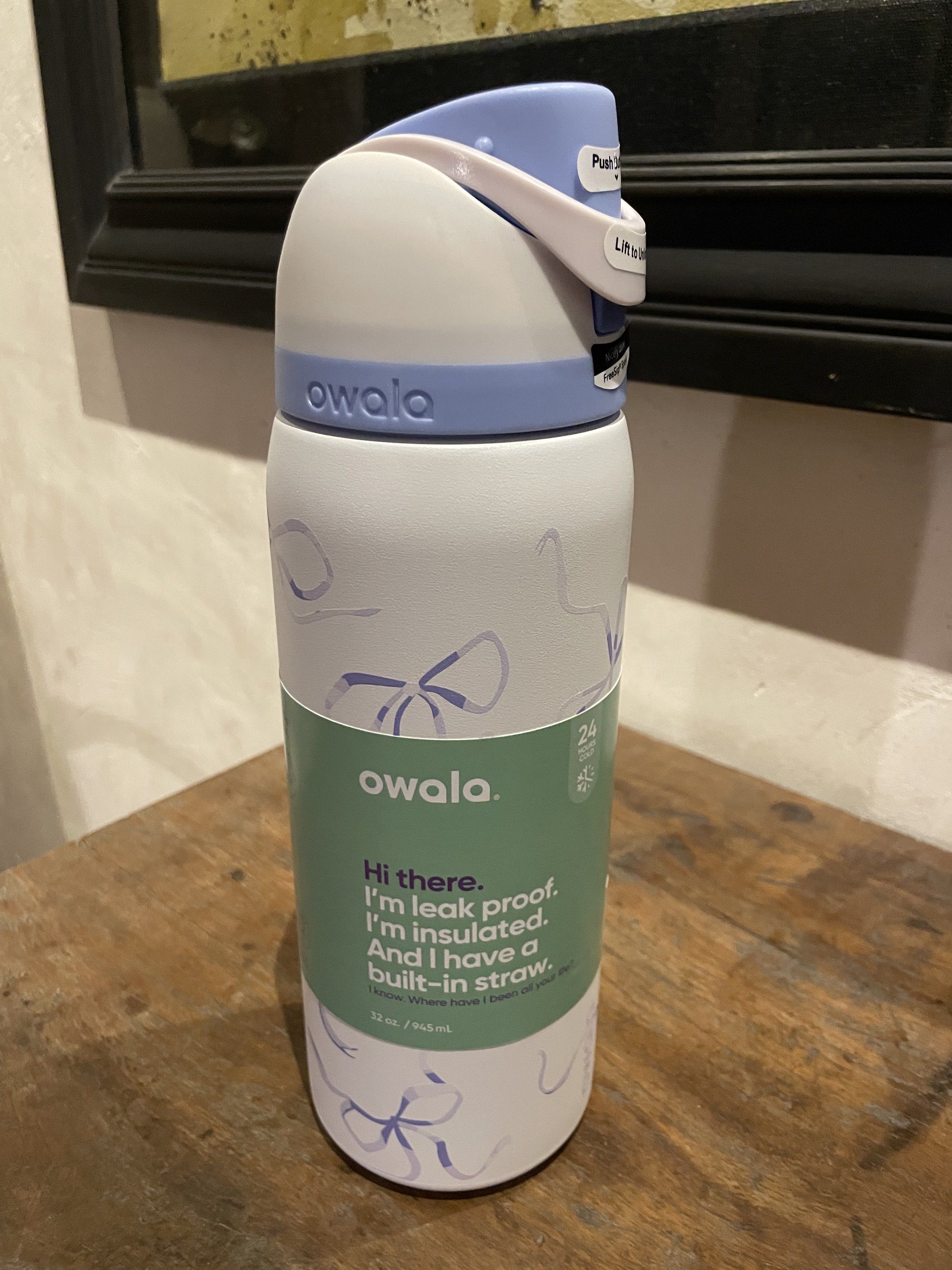 Owala Tied & True Water Bottle (Category: Water Bottles & Tumblers) located in Cebu City. Submitted by juicyjjjj (Listing ID 1438446988, Image 1). Description: - Owala FreeSip Water Bottle - 32oz / 946ml Capacity - Leak-proof design - Insulated - Built-in straw - Push-button lid with FreeSip spout - Color: White bottle with light blue lid and accents Brand new, never been used.