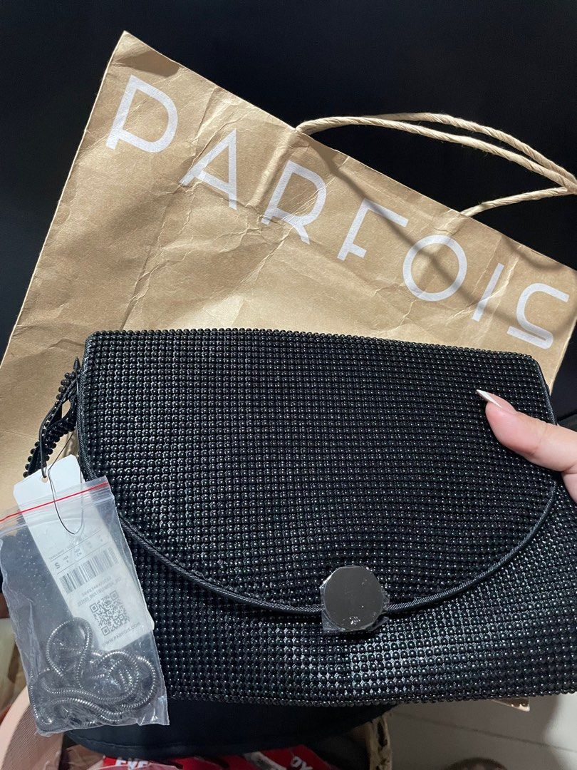 Parfois Clutch Sling Party Bag Black (Category: Cross-body Bags) located in Imus. Submitted by daaayan123 (Listing ID 1438340940, Image 1). Description: With paperbag tag and receipt.