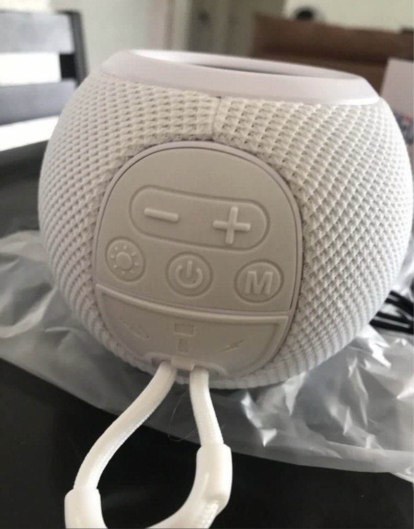 Portable wireless speaker456596824313702404
