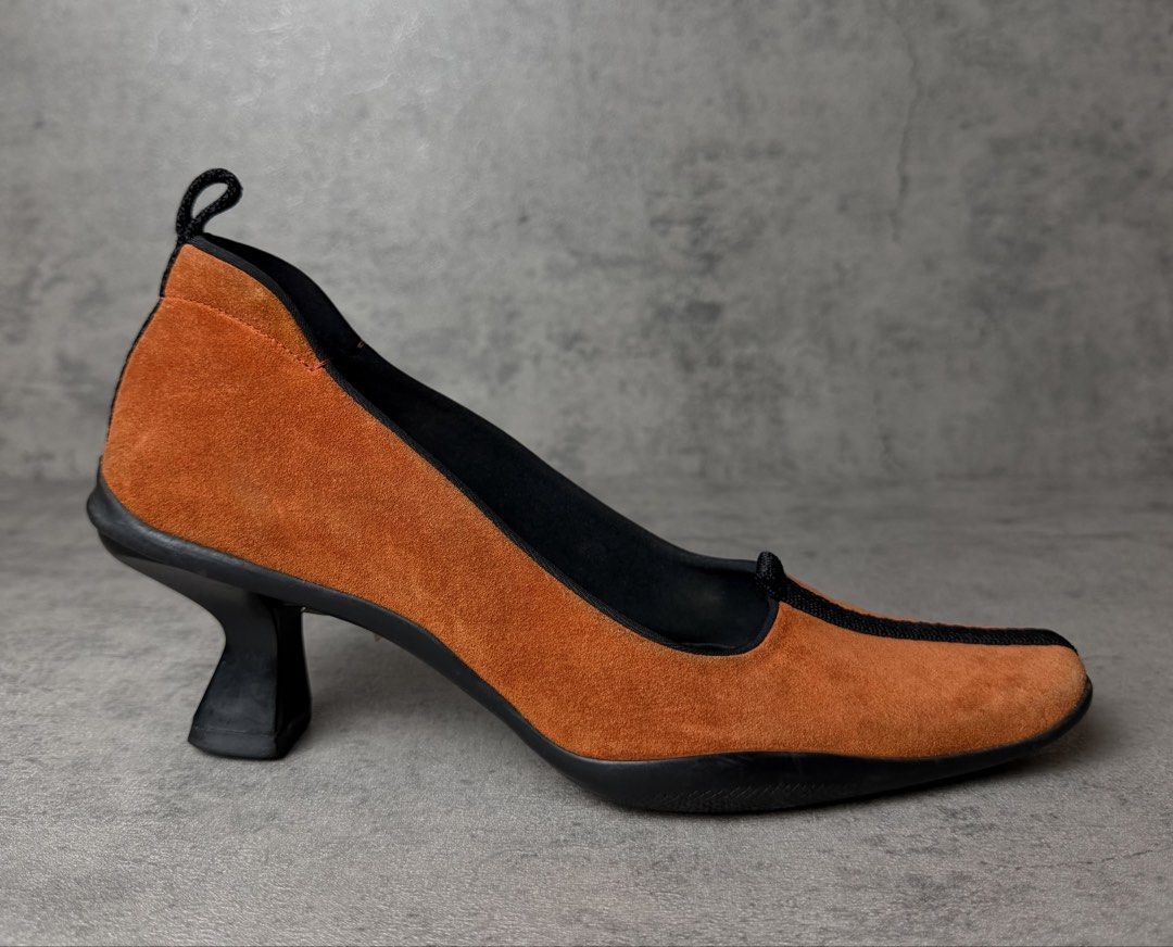 PRADA - FW1999 SUEDE KITTEN HEELS (Category: Heels) located in Quezon City. Submitted by daboy_ (Listing ID 1438427405, Image 3). Description: Size: 36 IT Condition Condition: 8/10 Made in: Italy Needs suede cleaning only No inclusion From Prada Fall-Winter 1999 Collection..