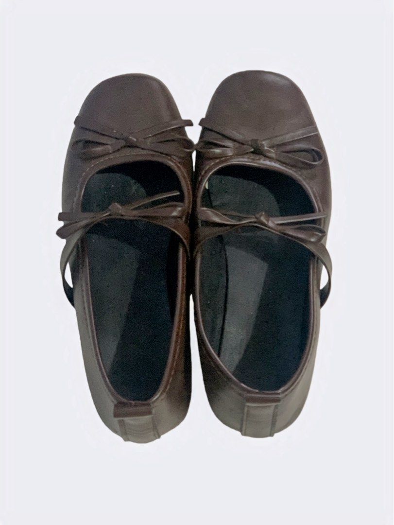 PRELOVED DOLL SHOES (Category: Flats & Sandals) located in Burgos. Submitted by fayesfieldnotes (Listing ID 1438329964, Image 1). Description: .