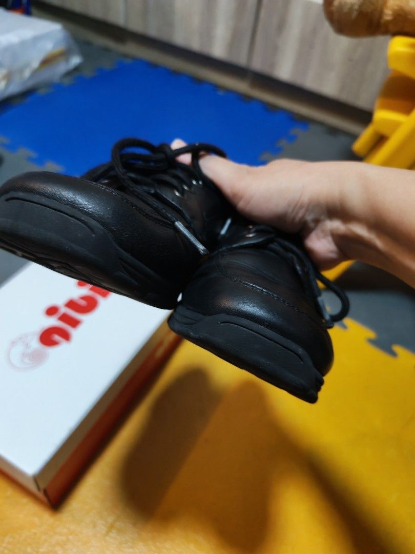 Puma rubber shoes size 35.5/US 4 (Category: Babies & Kids Fashion) located in Makati City. Submitted by momsieapril (Listing ID 1438389034, Image 2). Description: used once.