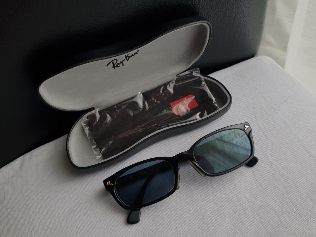 Ray-Ban RB5017A Eyeglass Sunglass Frame (Category: Sunglasses & Eyewear) located in Quezon City. Submitted by WasalakTwo (Listing ID 1438390783, Image 1). Description: Bought in Japan Authentic Good condition Still presentable Lens are graded, but replaceable Open for delivery nationwide Front Width 13cm Front Height 3.5cm.