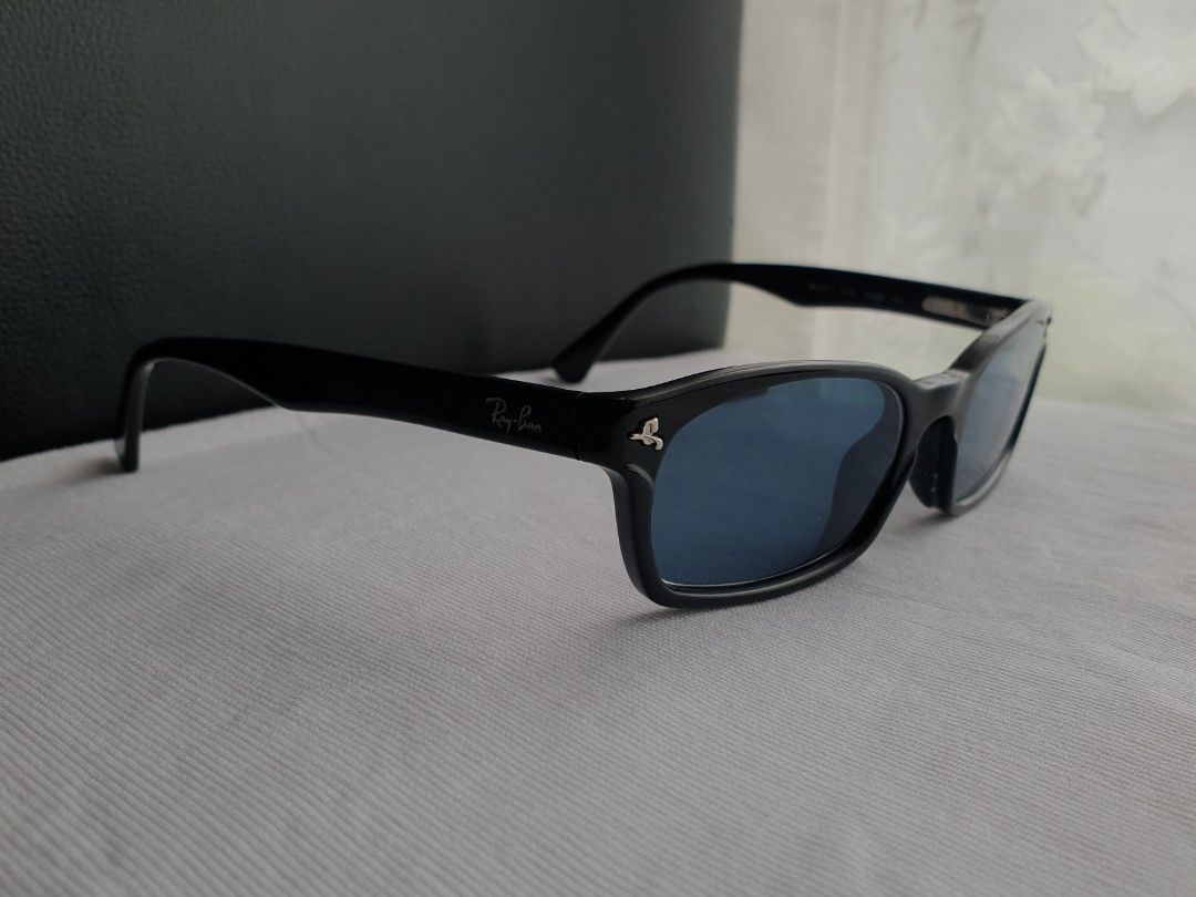 Ray-Ban RB5017A Eyeglass Sunglass Frame (Category: Sunglasses & Eyewear) located in Quezon City. Submitted by WasalakTwo (Listing ID 1438390783, Image 3). Description: Bought in Japan Authentic Good condition Still presentable Lens are graded, but replaceable Open for delivery nationwide Front Width 13cm Front Height 3.5cm.
