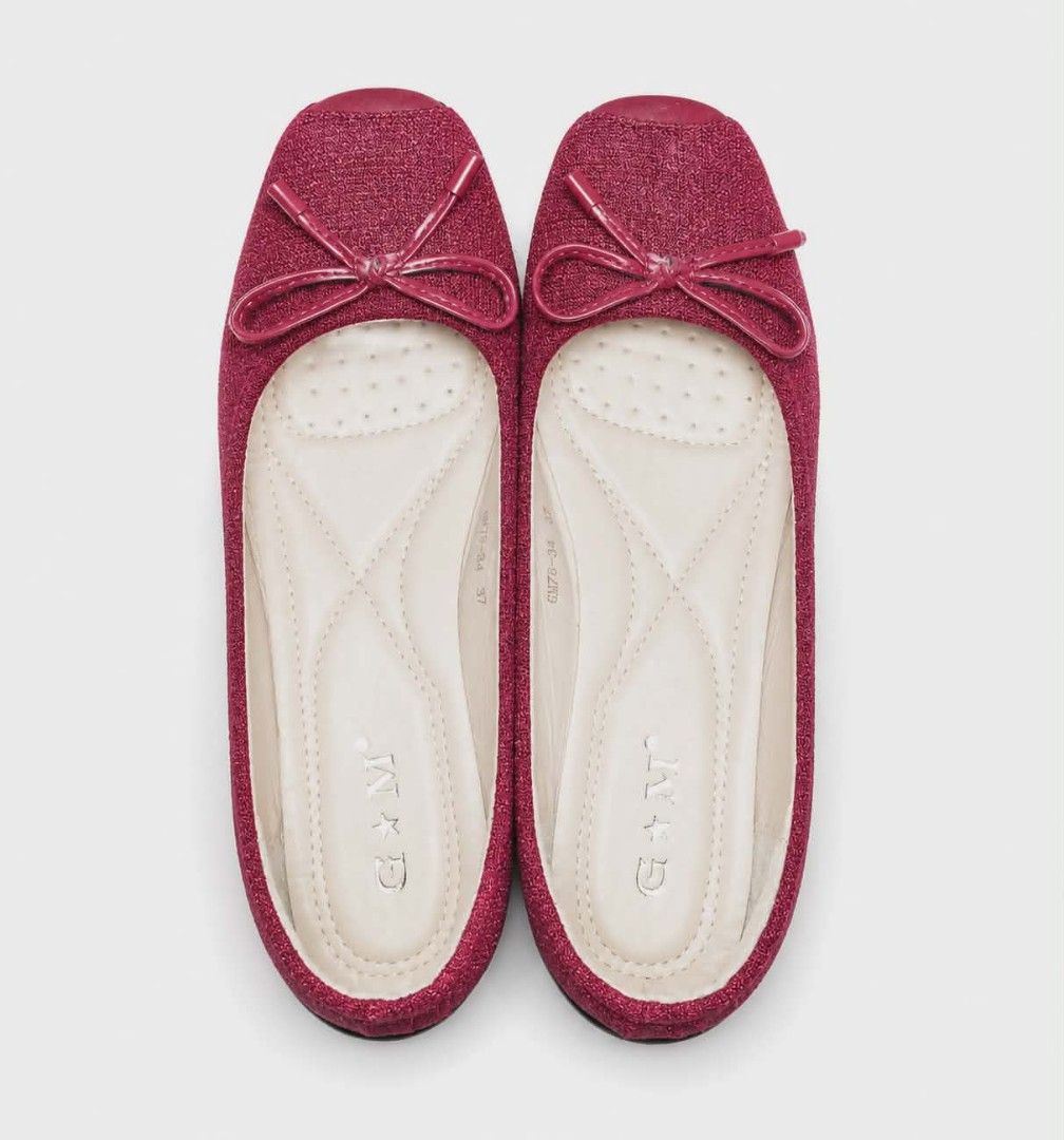 Red Sandals for Women (Category: Flats & Sandals) located in Dasmarinas. Submitted by willowandwhimstore (Listing ID 1438443635, Image 2). Description: -size: 27 - newly bought - good condition.