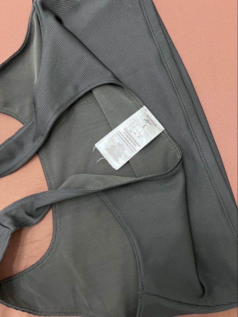 Reebok Ribbed Sports Bra (Category: Activewear) located in Manila. Submitted by dukseon (Listing ID 1438428223, Image 3). Description: Large No pads and no pad slot Sando/crop top style.