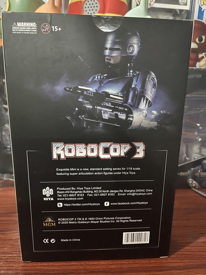RoboCop 3 Action Figure (Category: Figurines & Statues) located in San Pedro. Submitted by btoyzz (Listing ID 1438430714, Image 2). Description: - Hiya Toys RoboCop 3 action figure - 1/18 scale - Brand new, in original packaging - Box features RoboCop figure images - Includes manufacturer and copyright details on the box - Recommended for ages 15+.