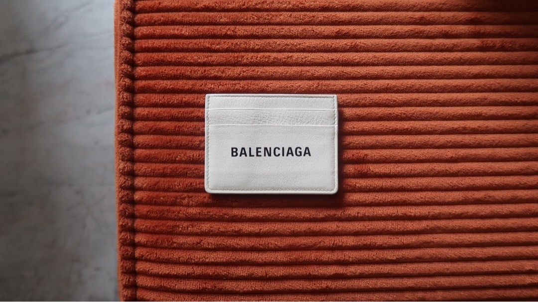 RUSH Balenciaga off white card holder (Category: Luxury Bags & Wallets) located in General Trias. Submitted by by-ea (Listing ID 1438400575, Image 1). Description: Guaranteed auth Rare find, preloved not fresh from store Please manage expectation it’s off white not true white No other inclusions Make an offer 🩶.