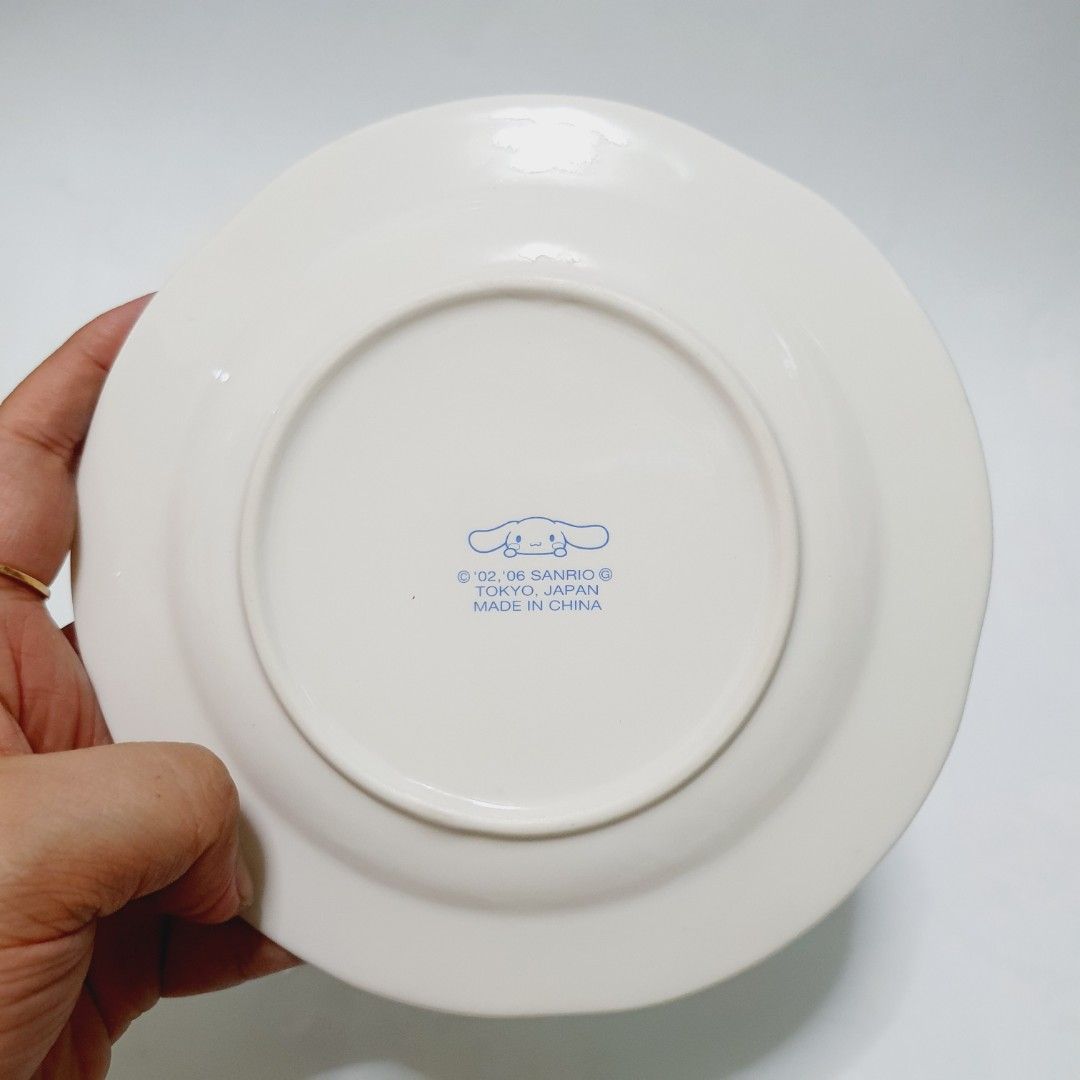 Sanrio Cinnamoroll Ceramic Plate (Category: Dinnerware & Cutlery) located in Taytay. Submitted by kyo.mono (Listing ID 1438331591, Image 2). Description: 💟Follow us on IG: kyo.mono for faster replies TikTok: kyo.mono_ for videos and review Good as new Auth from Japan Actual photo posted.