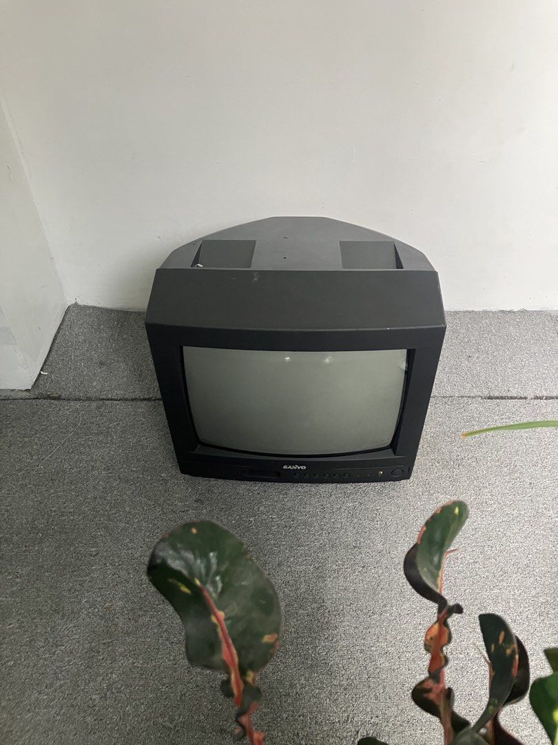 Sanyo CRT TV (Category: TV) located in Pasig City. Submitted by findshyt (Listing ID 1438386103, Image 3). Description: - Black Sanyo CRT TV 14" - Features a curved screen - Built-in speaker - Compact size, perfect for small spaces - Simple button controls - In good working condition ₱5,000 pick up: pasig city.
