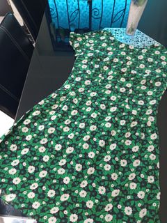 Bershka Floral green dress in S, Women's Fashion, Dresses & Sets, Dresses  on Carousell