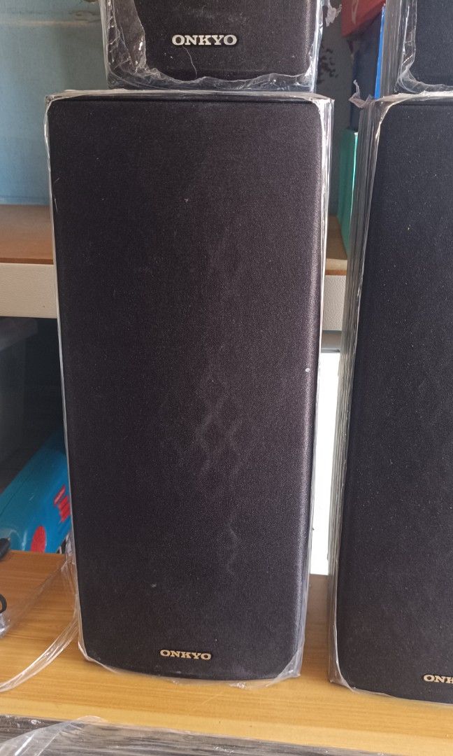 speakers for sale (Category: Soundbars, Speakers & Amplifiers) located in Las Pinas. Submitted by edelyne_grace (Listing ID 1438417100, Image 2). Description: onkyo pde png amplifier 130 watss 6 oms sent from canada used good for pi ck up only las piñas area.