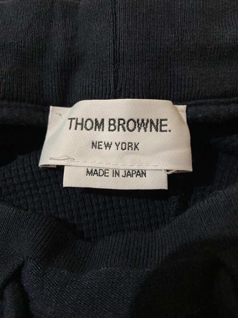 Thom Browne Waffle 4-Bar Sweatshort (Category: Luxury Apparel) located in Naga. Submitted by trashfinds (Listing ID 1438441154, Image 3). Description: Size: 1 on tag Actual measure waistline: 13.5” Length: 22” Hem: 10” Color rate: 9.5/10 Issue: none Need wash.