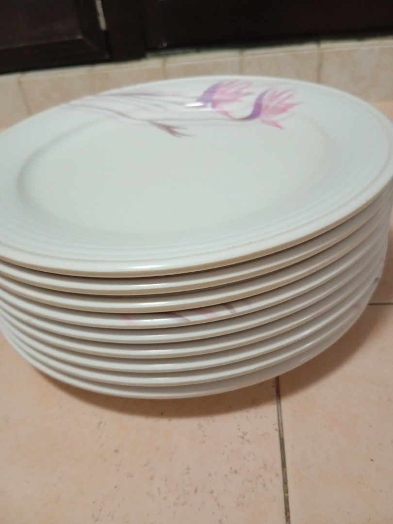 Tupperware Select Line Dinnerware Set456467828777963522