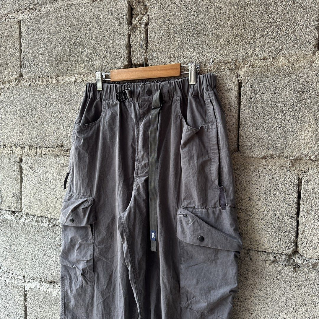 UNBENT CARGO PANTS (Category: Jeans) located in Baguio. Submitted by subaitems (Listing ID 1438381215, Image 2). Description: UNBENT Oversized Cargo Pants — 📐Waistline: 30”-34” Length: 39” Thigh: 14” Leg Opening: 9” .